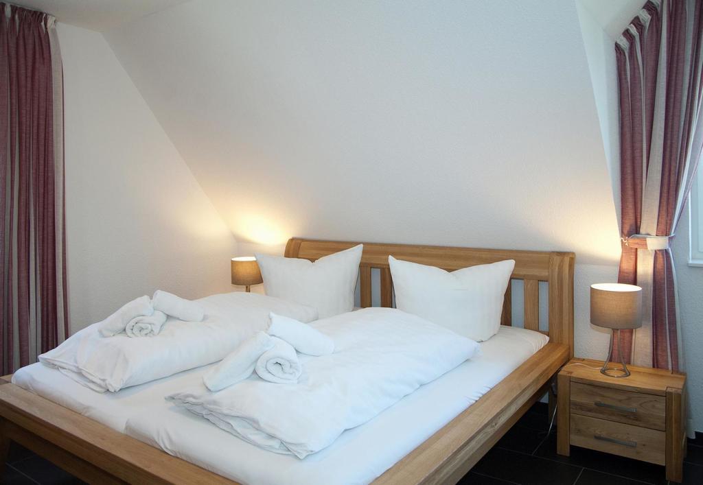 Ferienhaus Emmely Nur Wenige Gehminuten Zum Strand Ruhig Glowe Esterno foto