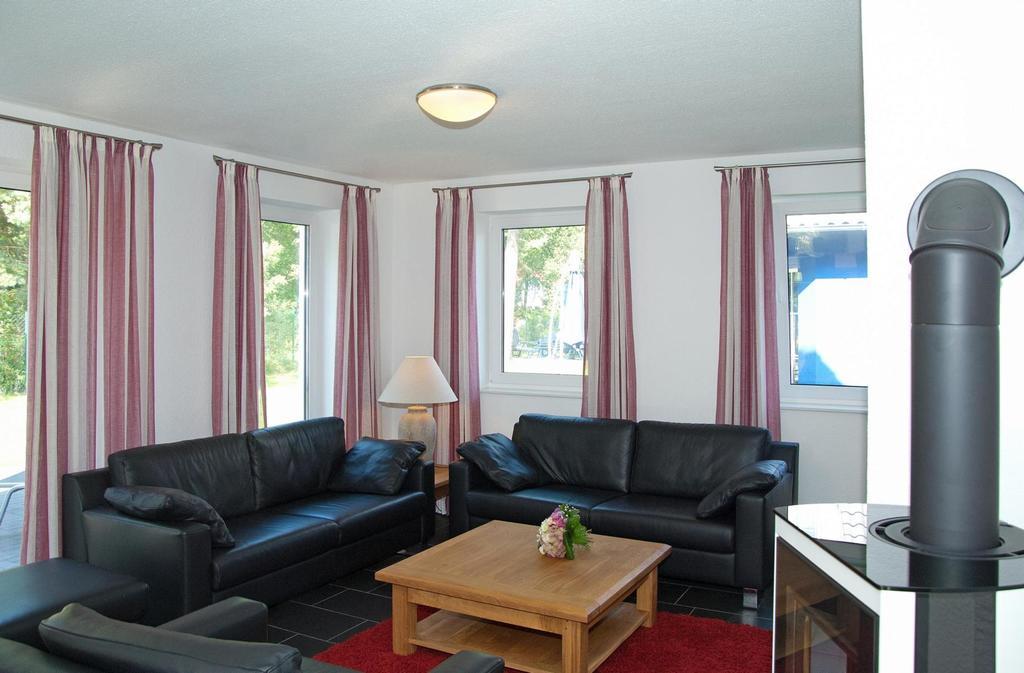 Ferienhaus Emmely Nur Wenige Gehminuten Zum Strand Ruhig Glowe Esterno foto